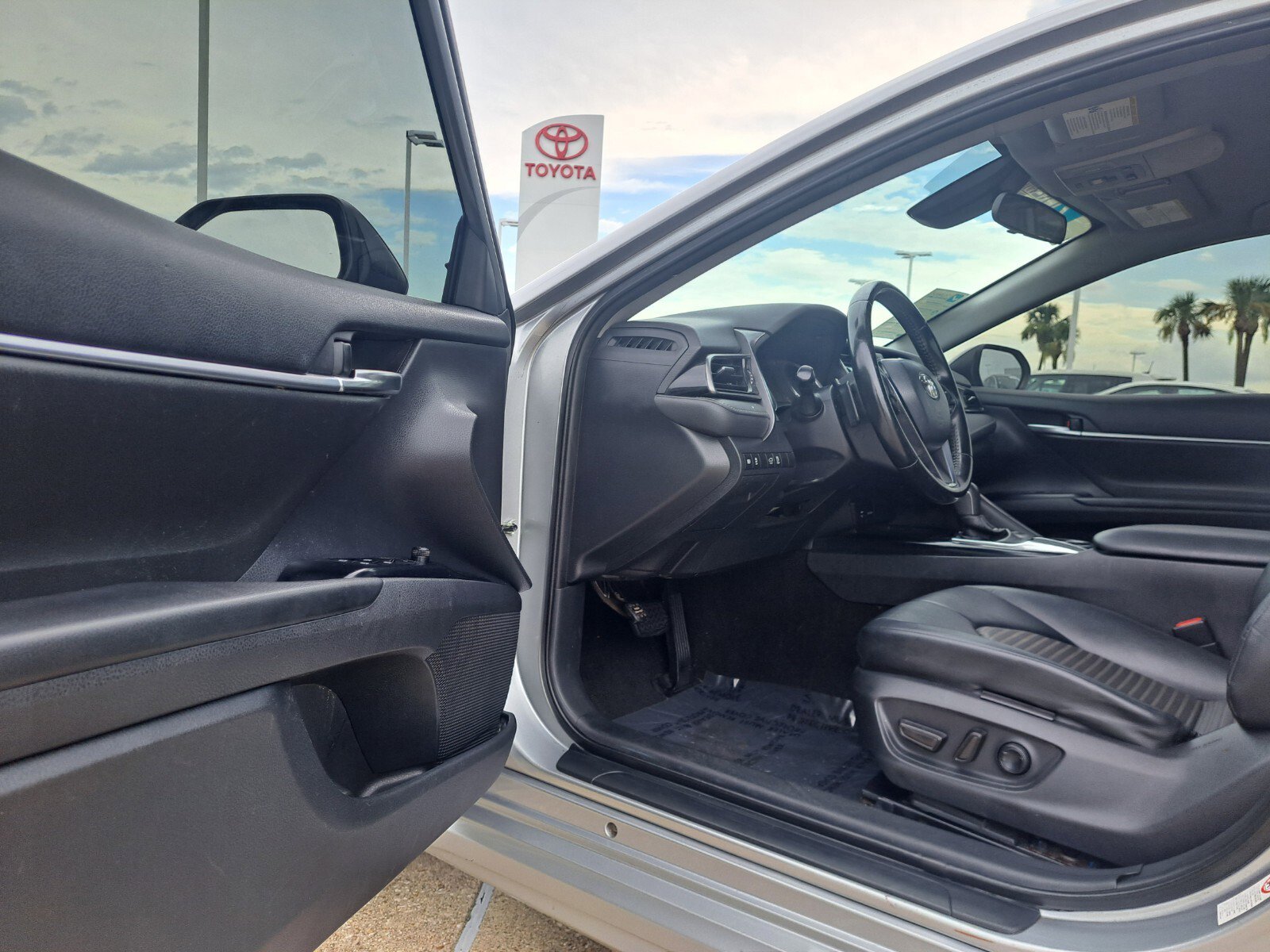 Vehicle image 9 of 30