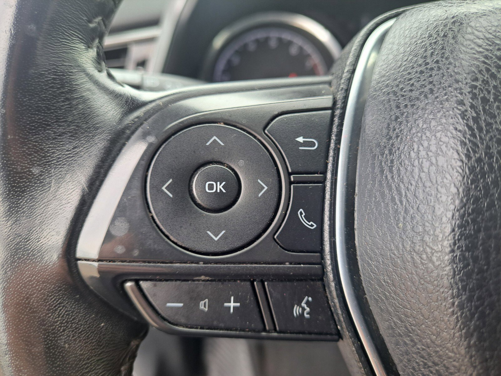 Vehicle image 15 of 30