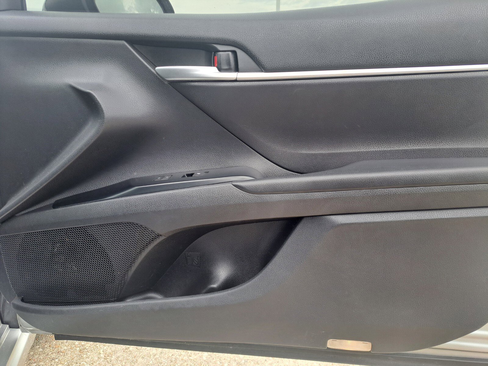 Vehicle image 26 of 30
