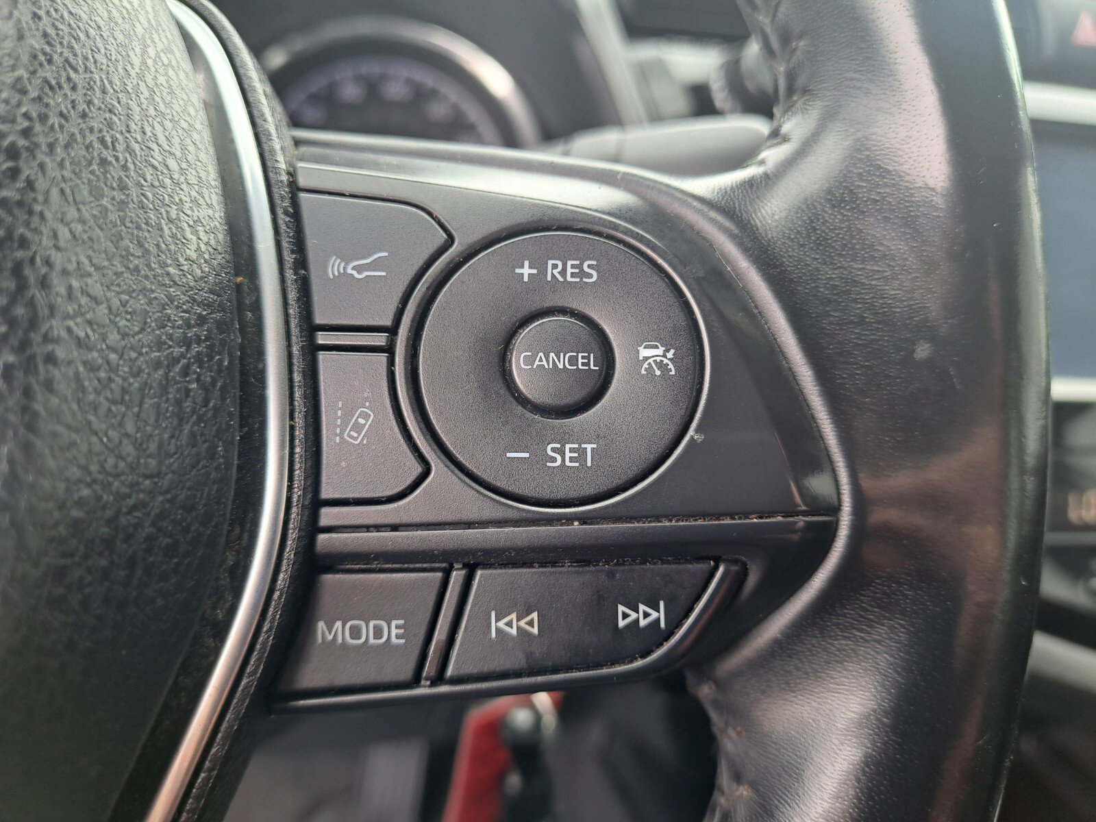 Vehicle image 14 of 30