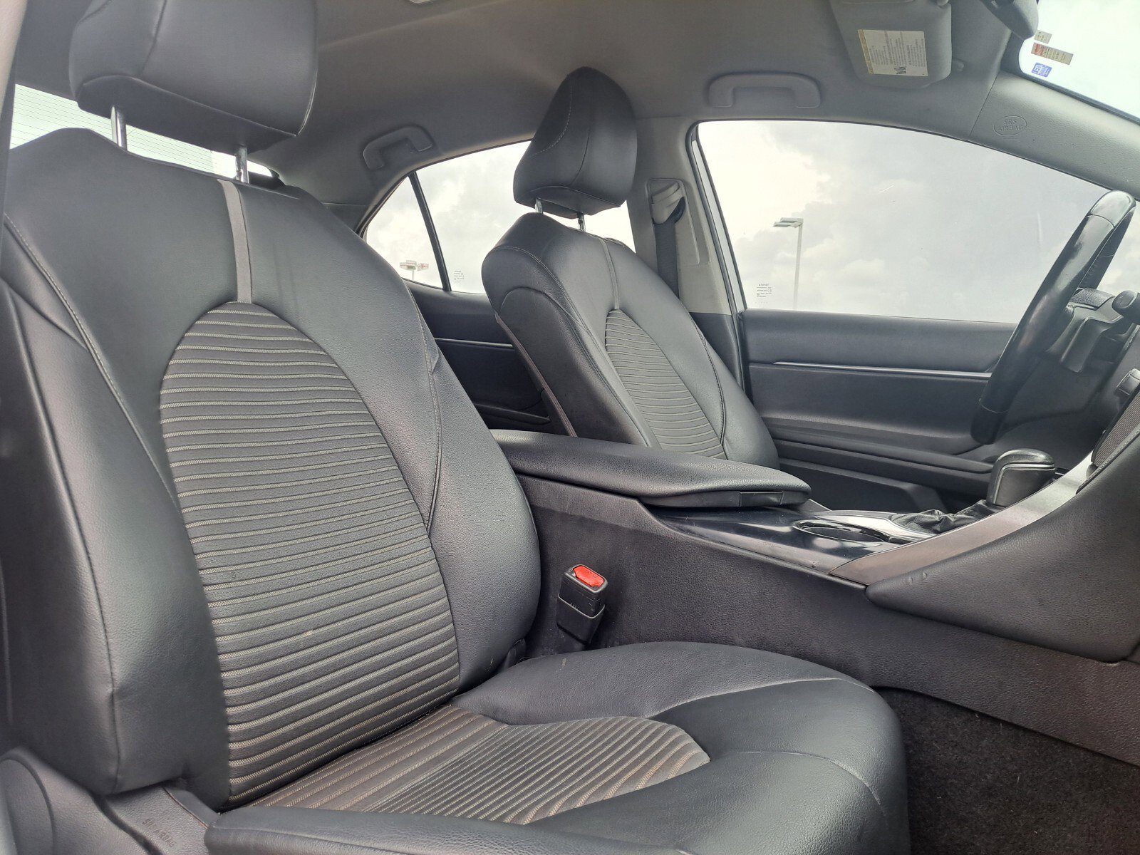 Vehicle image 24 of 30