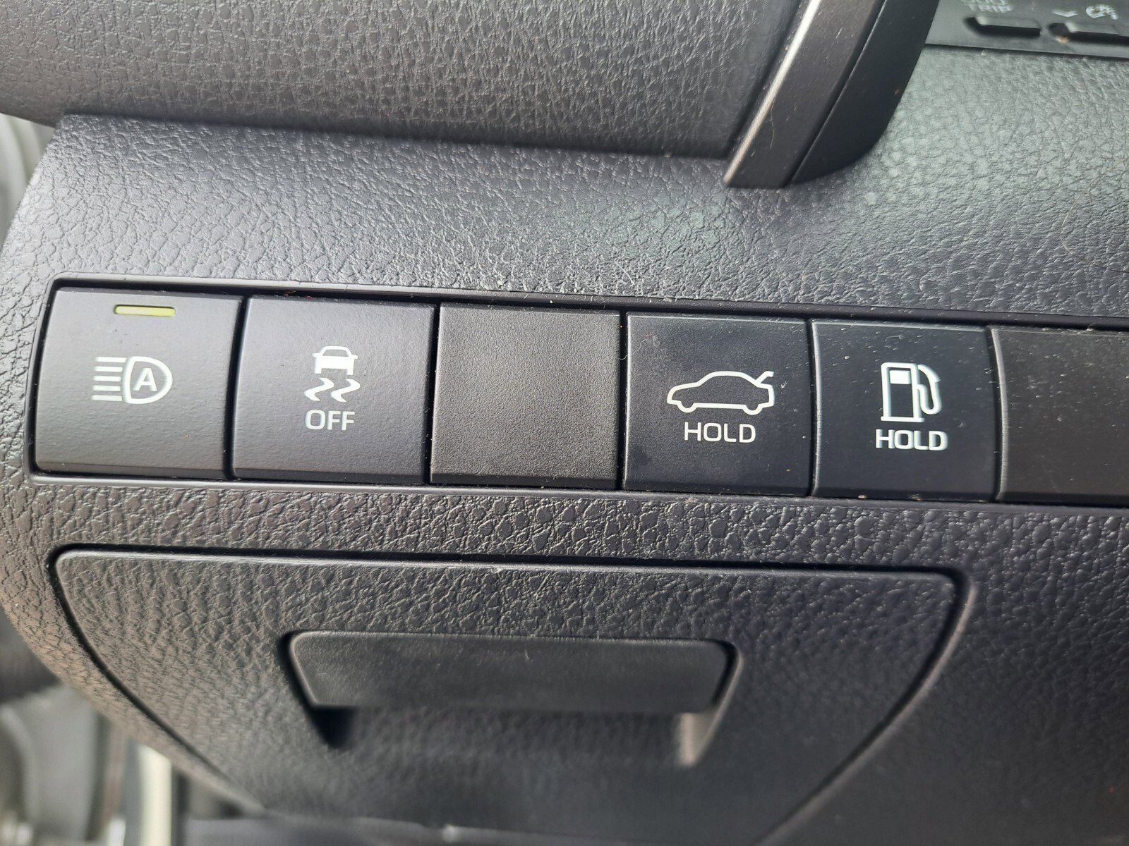 Vehicle image 18 of 30
