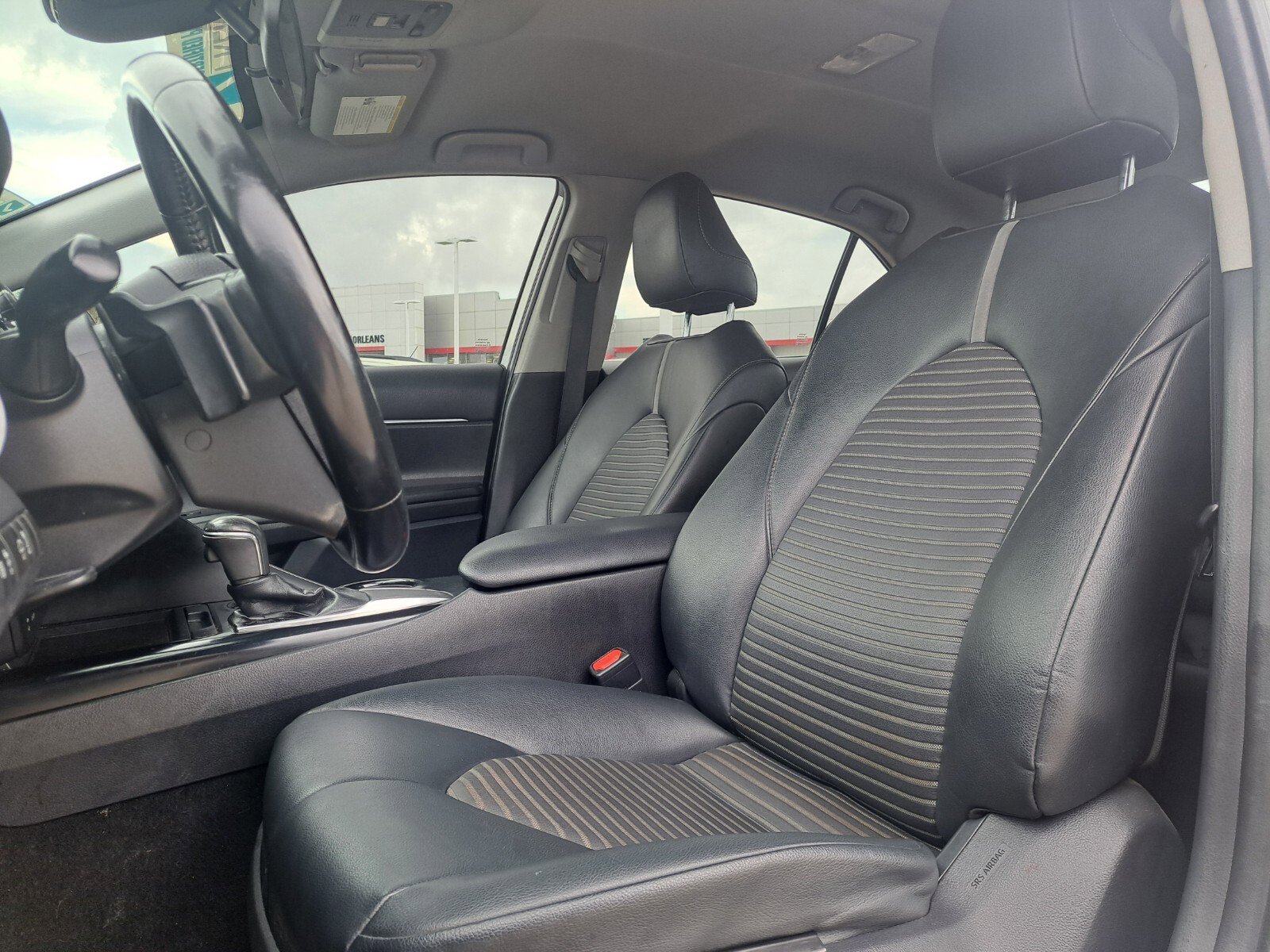 Vehicle image 10 of 30