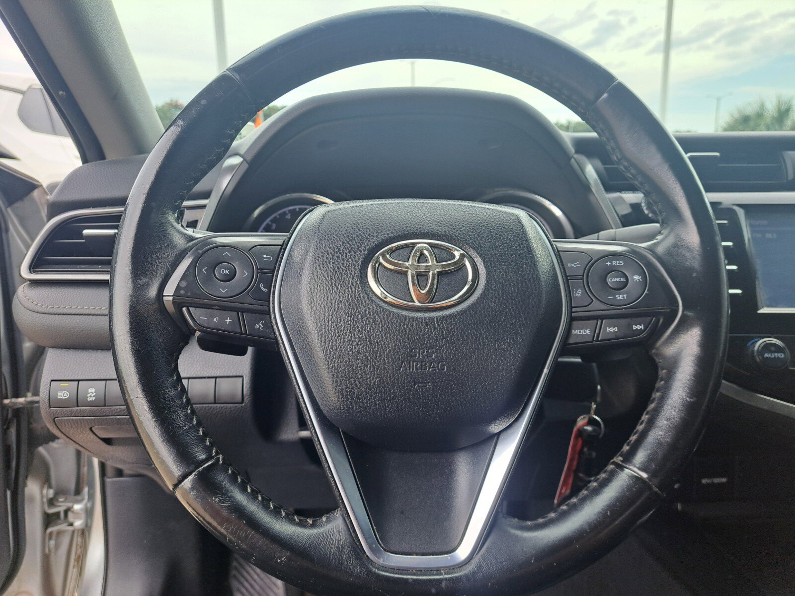 Vehicle image 13 of 30