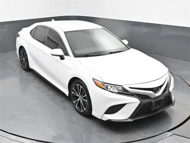 Vehicle image 14 of 50