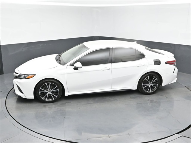 Vehicle image 6 of 50