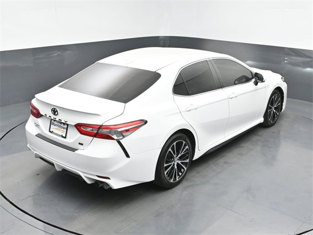 Vehicle image 20 of 50