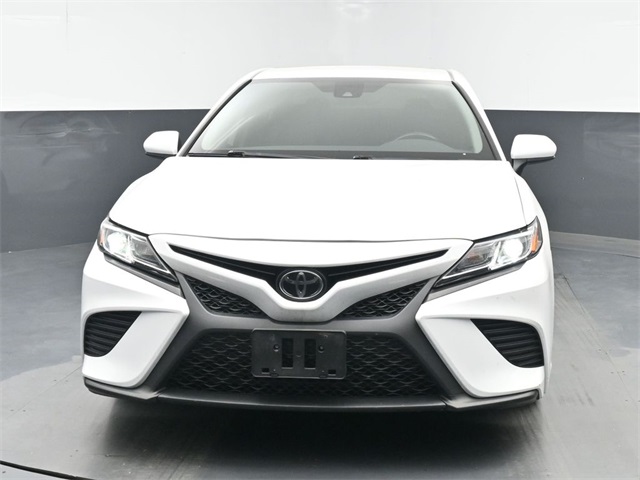Vehicle image 10 of 50