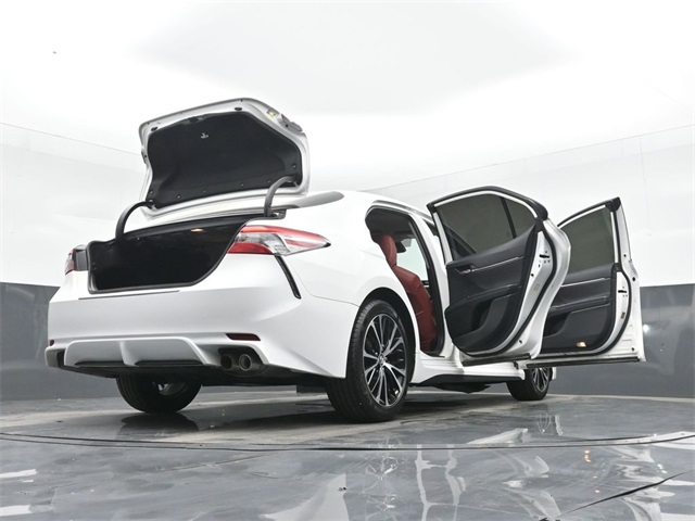 Vehicle image 23 of 50