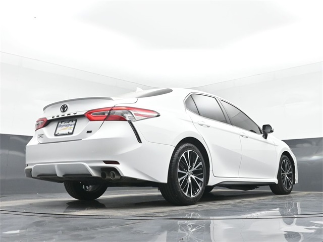 Vehicle image 22 of 50