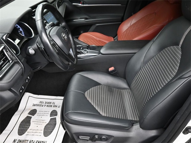 Vehicle image 47 of 50