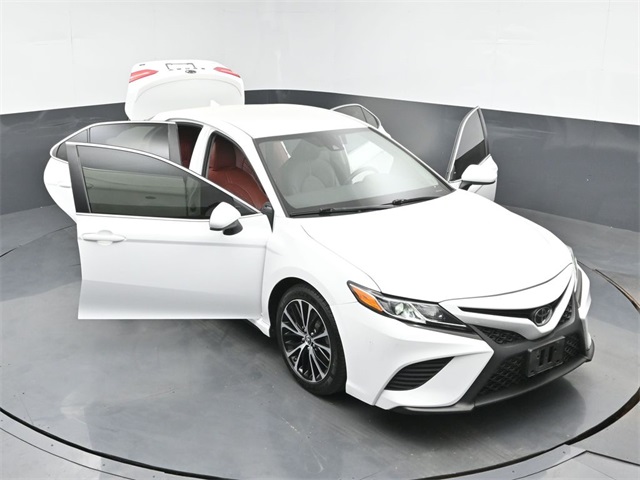 Vehicle image 12 of 50