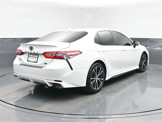 Vehicle image 19 of 50
