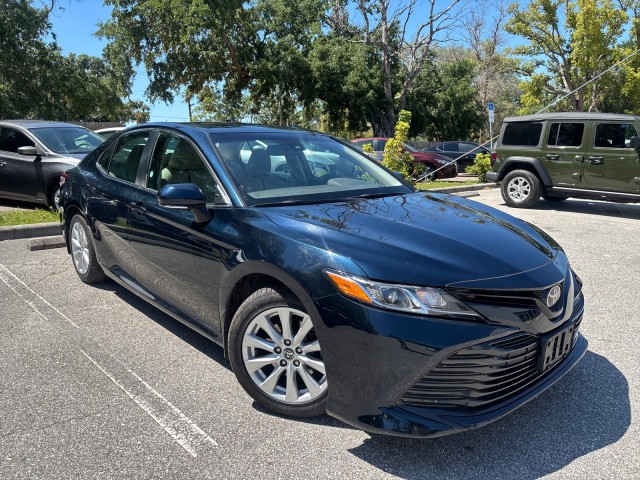 Vehicle image 8 of 21