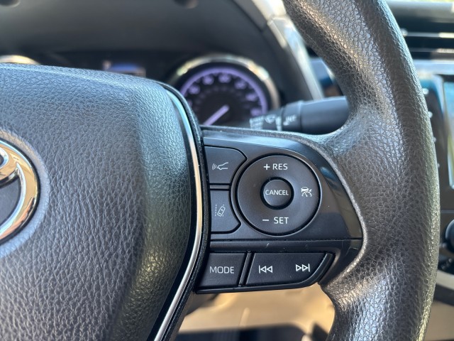 Vehicle image 15 of 21