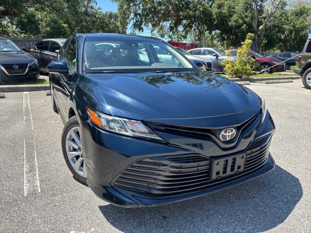 Vehicle image 4 of 21
