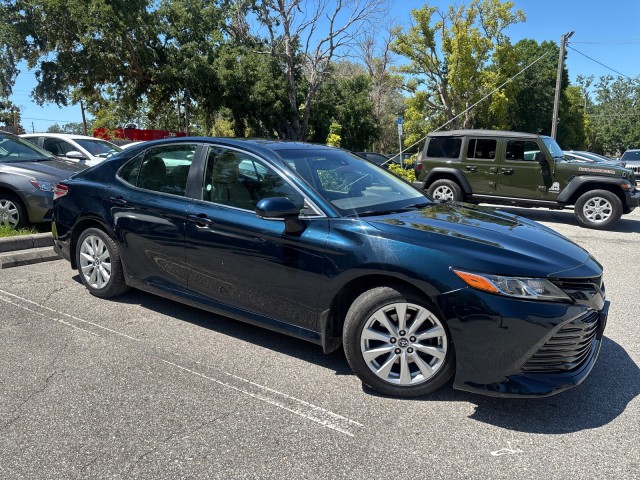 Vehicle image 9 of 21