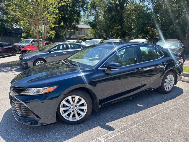 Vehicle image 7 of 21