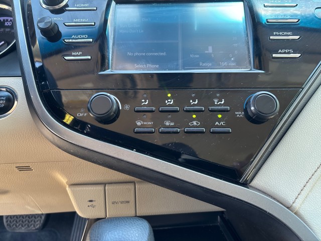 Vehicle image 18 of 21