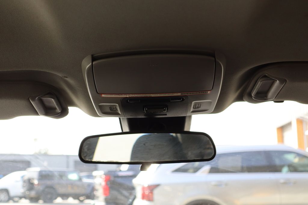 Vehicle image 22 of 36