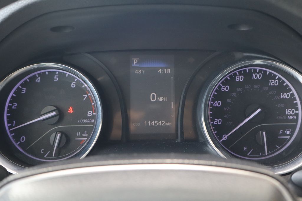Vehicle image 21 of 36
