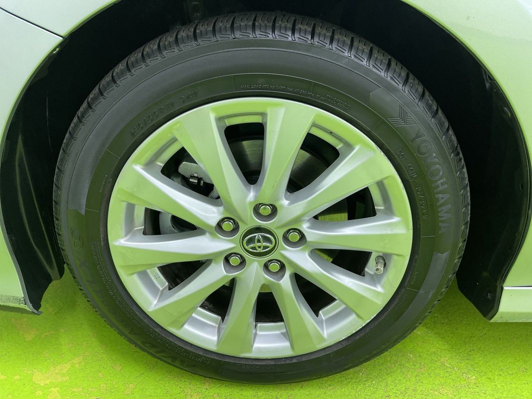 Vehicle image 14 of 28