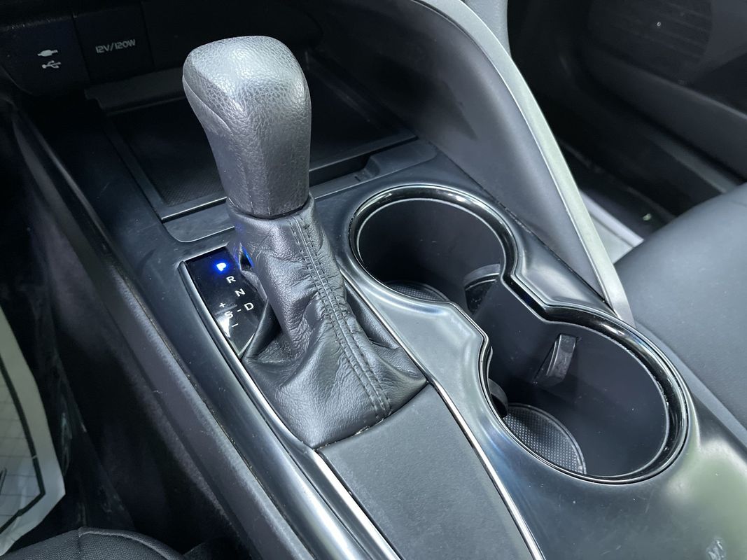 Vehicle image 23 of 28