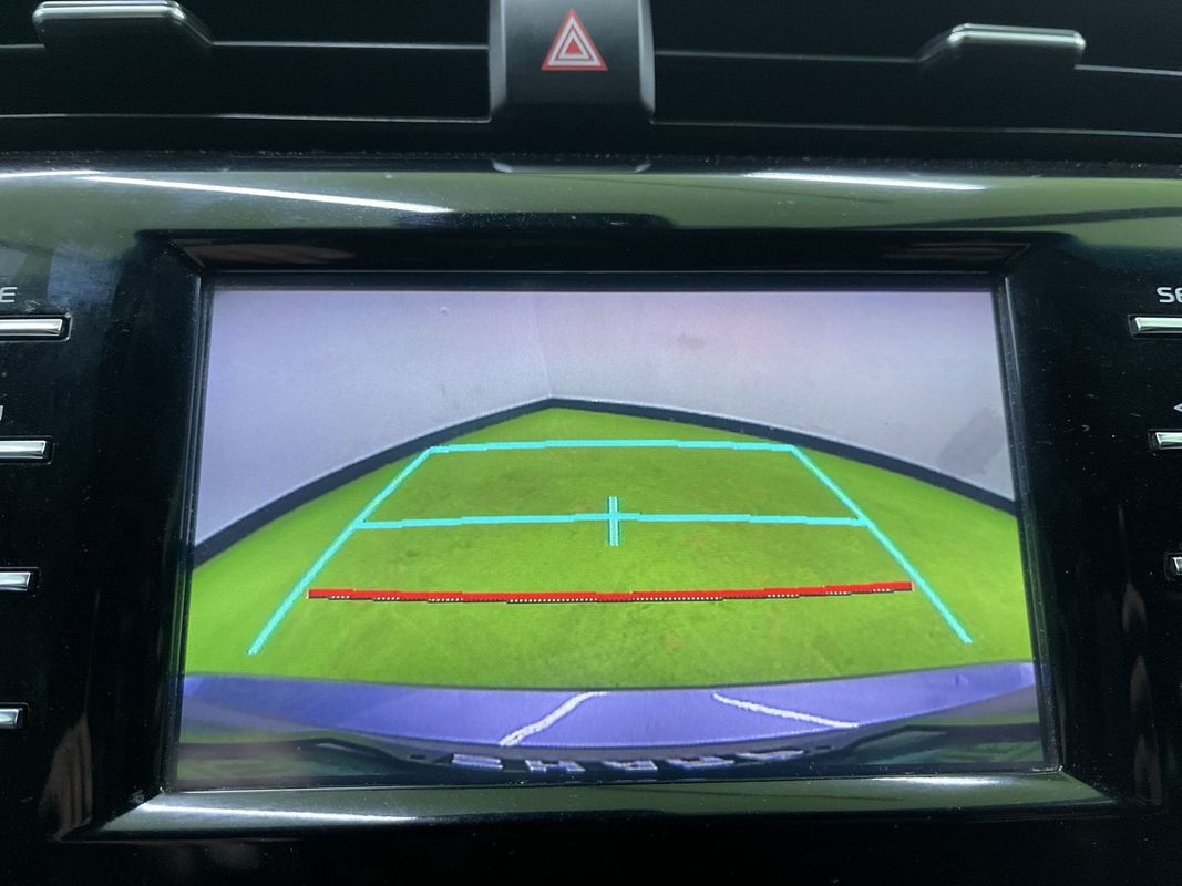 Vehicle image 21 of 28