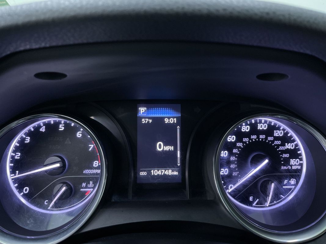 Vehicle image 18 of 28