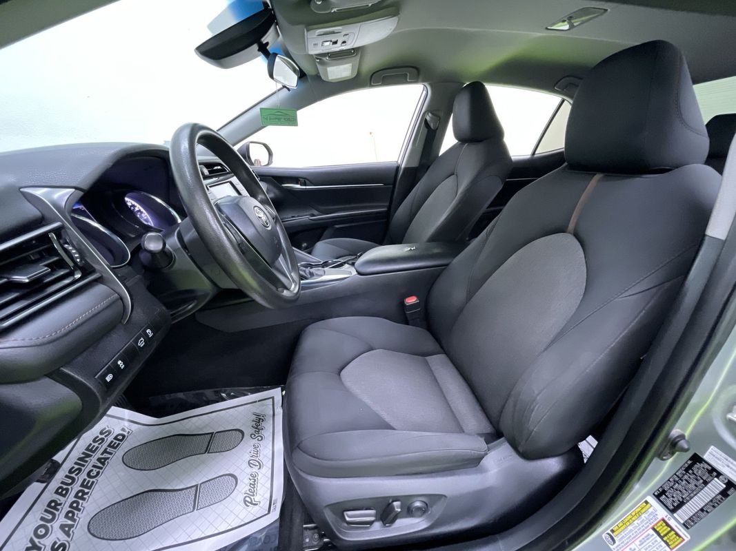 Vehicle image 16 of 28
