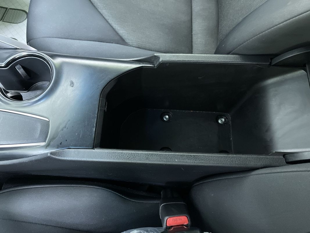 Vehicle image 24 of 28