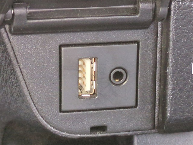 Vehicle image 20 of 25