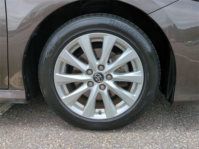 Vehicle image 11 of 25
