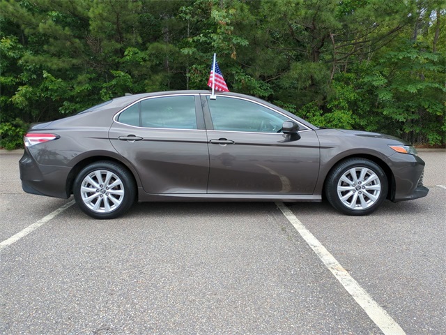 Vehicle image 4 of 25