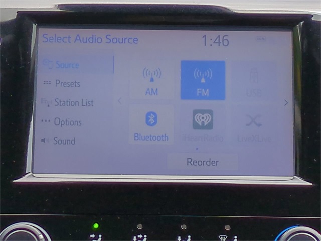 Vehicle image 17 of 25