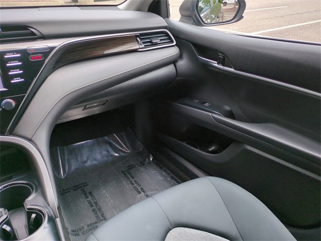 Vehicle image 16 of 25
