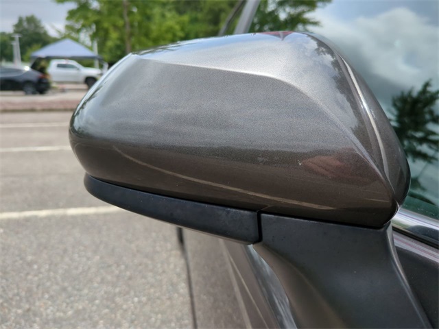 Vehicle image 12 of 25