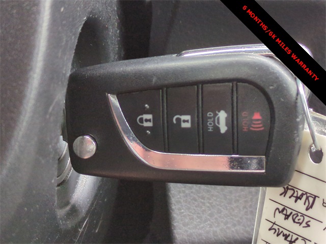 Vehicle image 27 of 34