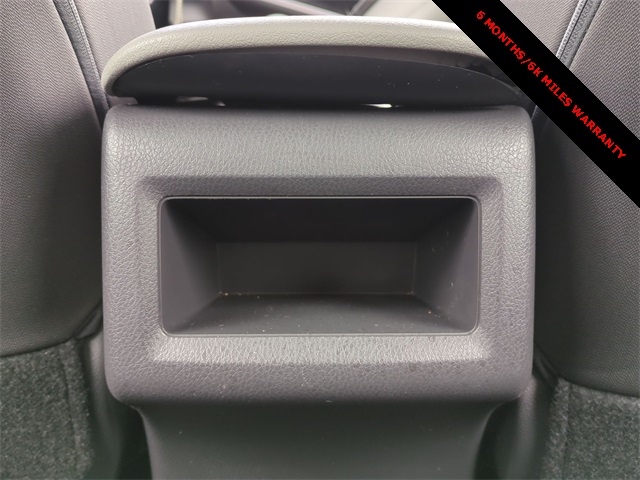 Vehicle image 26 of 34