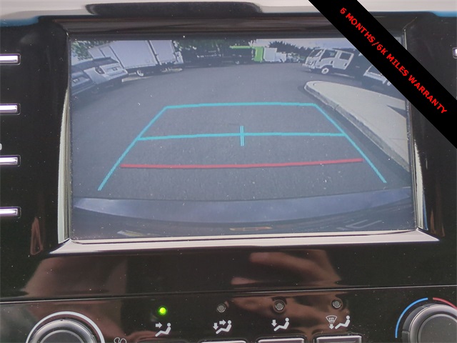 Vehicle image 23 of 34
