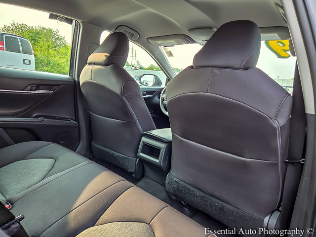 Vehicle image 26 of 34