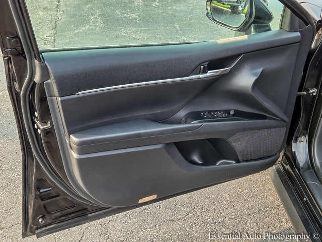 Vehicle image 23 of 34