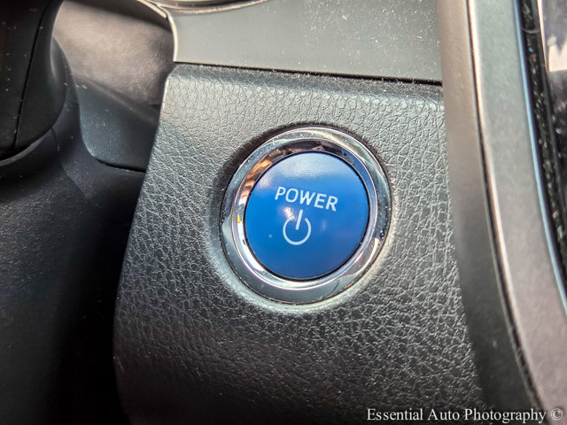 Vehicle image 17 of 34