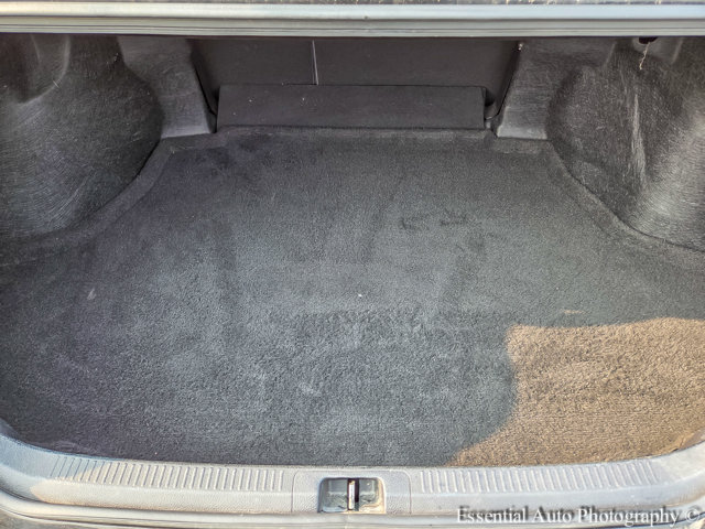 Vehicle image 25 of 34