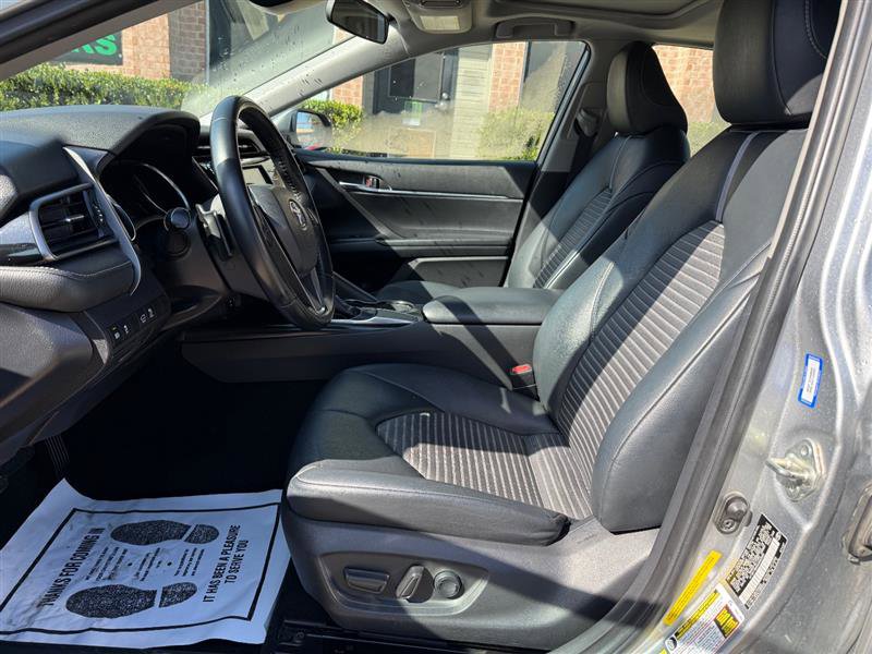 Vehicle image 13 of 50