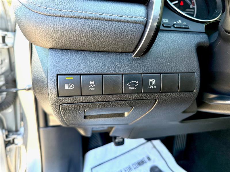 Vehicle image 25 of 50