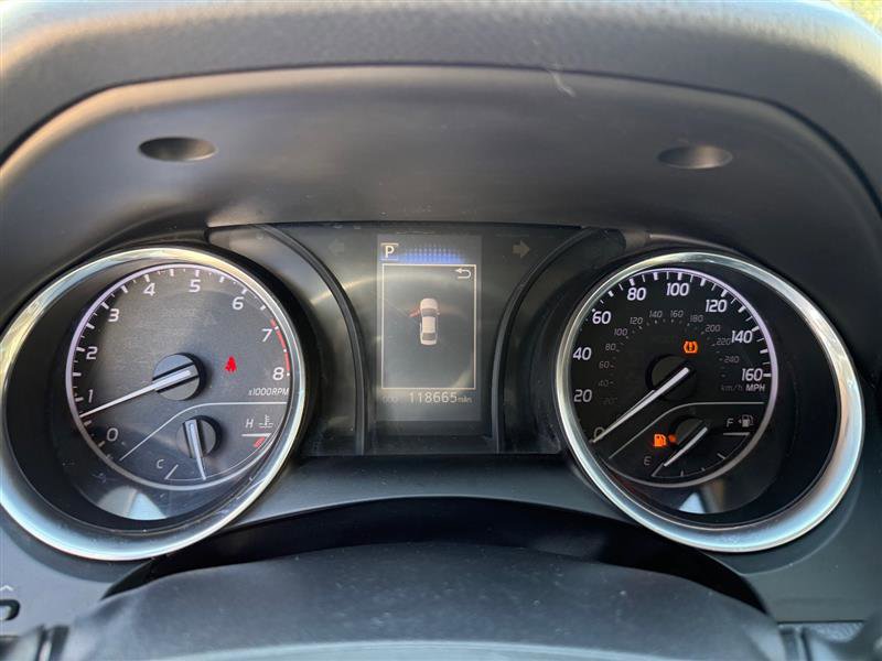 Vehicle image 21 of 50