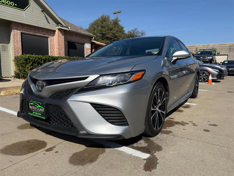Vehicle image 10 of 50