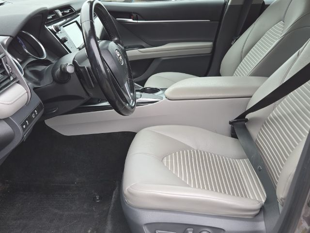 2019 Toyota Camry SE Image 9 of 14