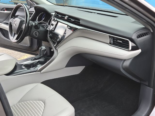 2019 Toyota Camry SE Image 10 of 14